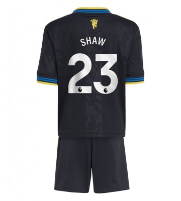 Manchester United Luke Shaw #23 Replika Tredje Tröja Barn 2025-26 Kortärmad (+ Korta byxor) Manchester United Luke Shaw #23 Replika Tredje Tröja Barn 2025-26 Kortärmad (+ Korta byxor)